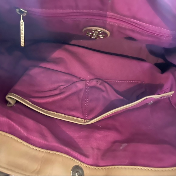 Classic Tory Burch tote - Picture 4 of 11